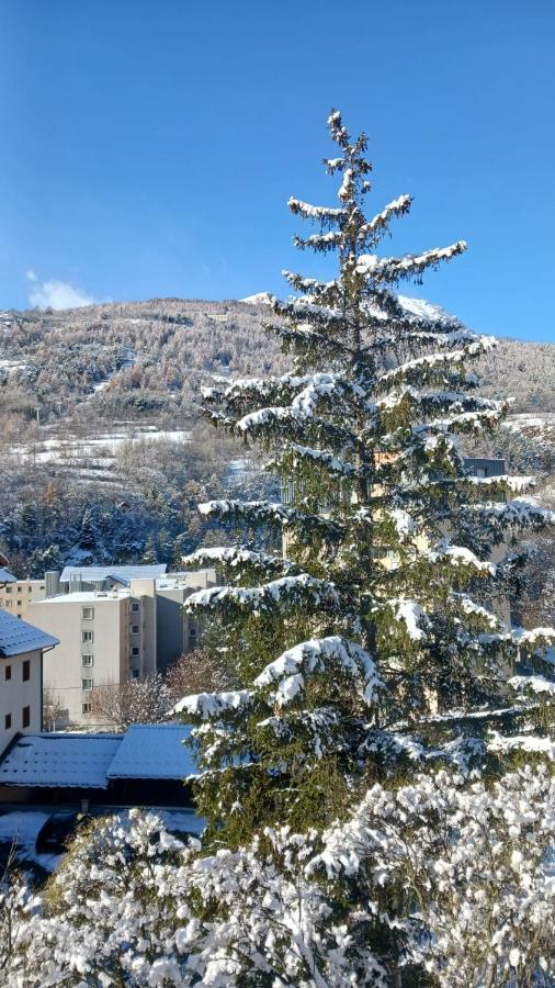 Coquet Appartement Type 2 De 56 M² En Centre Ville Briançon Kültér fotó